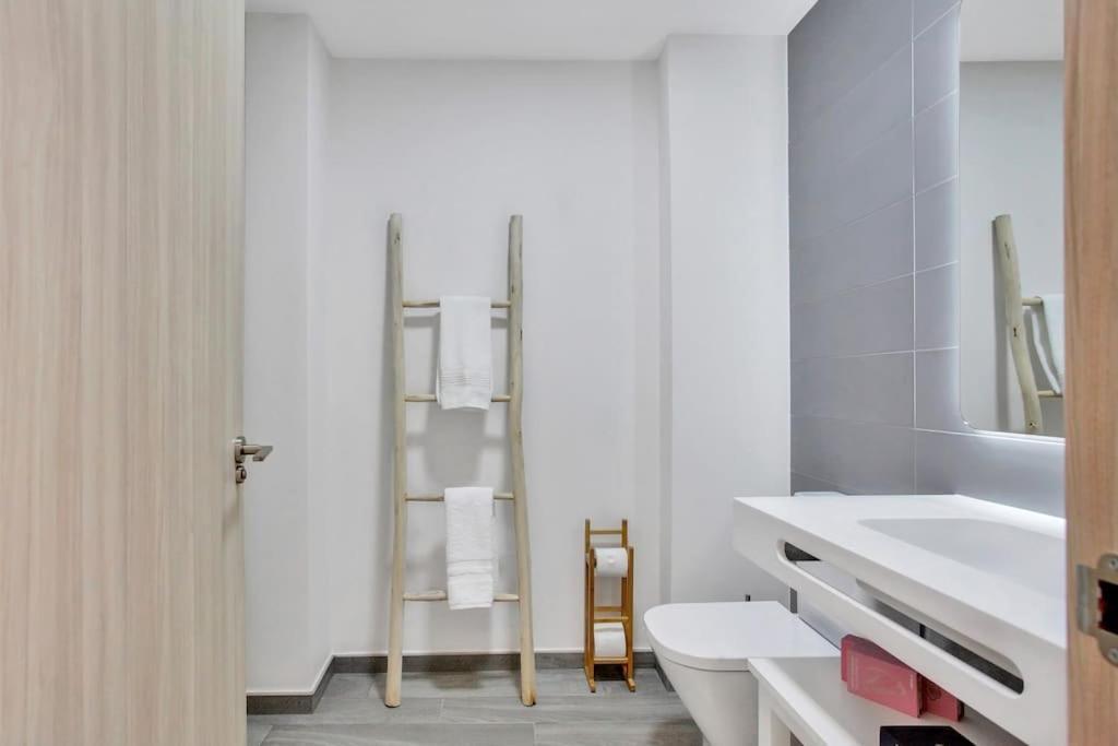 2 Terraces Apartment W/ Astonishing Views. 科斯塔德安提瓜 外观 照片